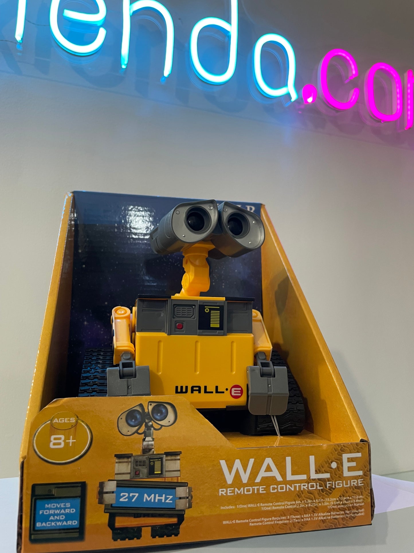 .Geekienda - figura de wall-e a control remoto -Disney Pixar